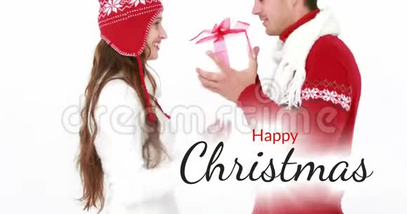 圣诞快乐短信和浪漫情侣4k视频的预览图