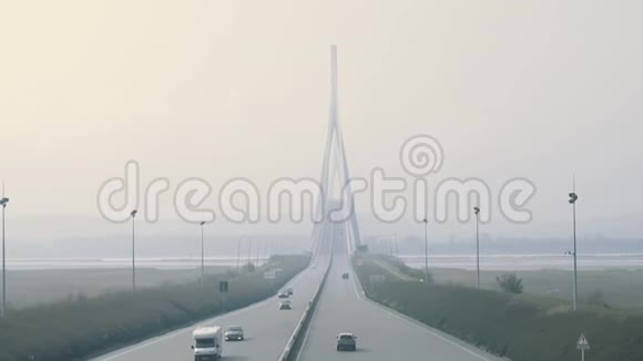 诺曼迪桥视频的预览图