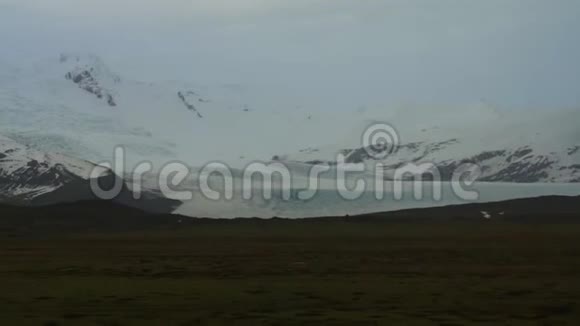 从遥远的冰岛冰川可以看到全球变暖导致的更小的融化视频的预览图