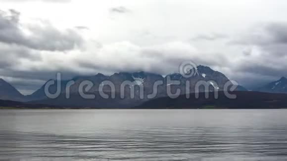 云移过山自然景观视频的预览图