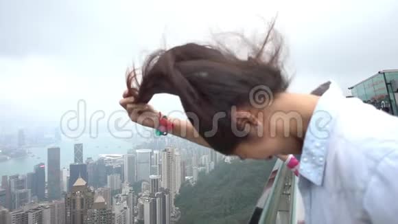 香港山顶慢动风吹毛视频的预览图