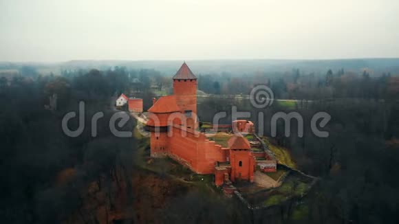 拉脱维亚锡古尔达美丽的塔伊拉达斯城堡博物馆国家观光地标视频的预览图