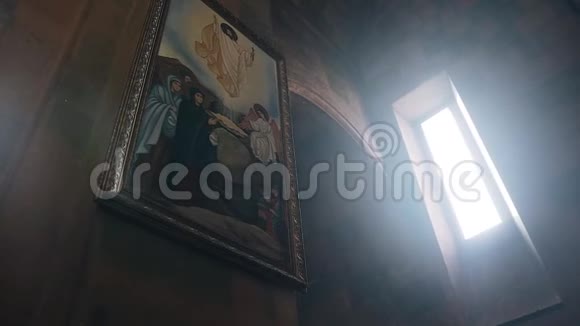 亚美尼亚基督教会的美丽偶像美丽的灯光视频的预览图