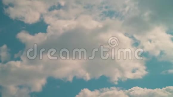 云高逆天的运动美丽蓬松的云视频的预览图