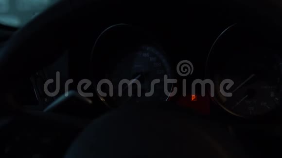汽车仪表盘视频的预览图