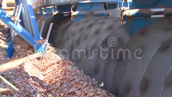木屑金属滚筒木材破碎机视频的预览图