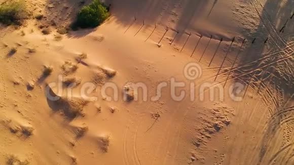 沙漠沙丘高清空中录像视频的预览图