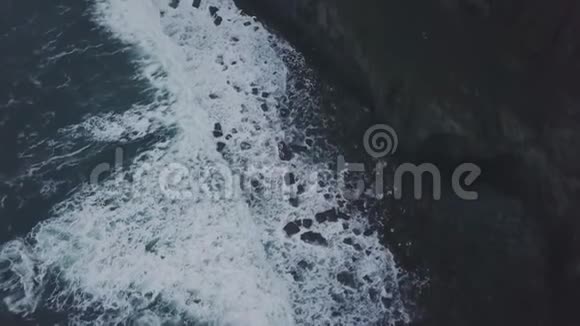 摩赫悬崖捕捉视频从高顶与无人机可怕的自然景观视频的预览图