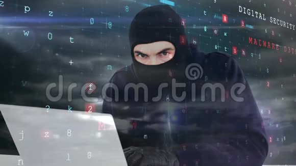 黑衣服黑客入侵数据中心笔记本电脑的数字动画视频的预览图