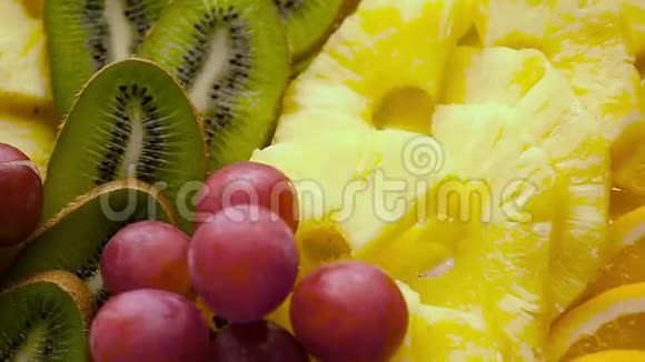 盘中的水果视频的预览图