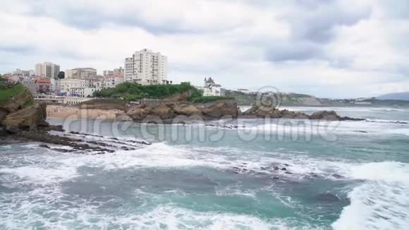 比亚里茨大西洋和著名的岩石景观4K分辨率视频的预览图