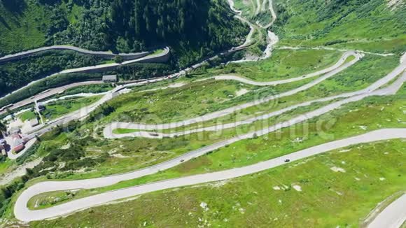 瑞士阿尔卑斯山空中景色令人惊叹的Grimsel山口瑞士上空视频的预览图