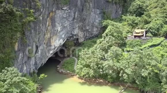 古洞口山上的佛寺视频的预览图