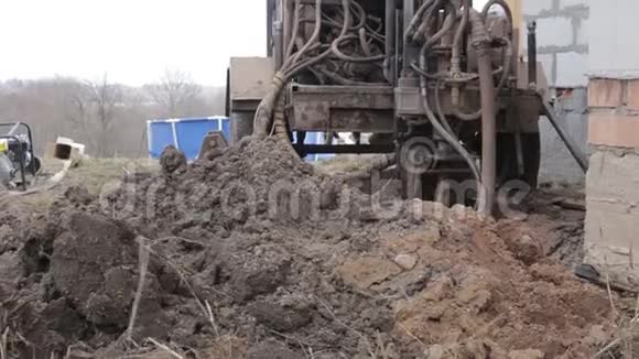 钻井机取水工程视频的预览图