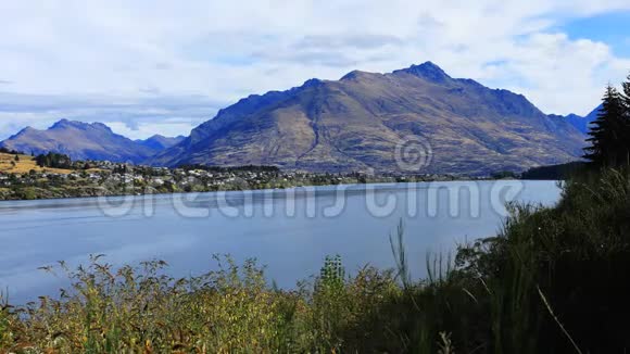 新西兰皇后镇有4K山脉和海洋视频的预览图