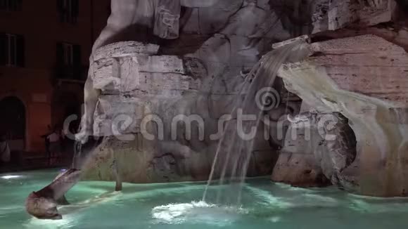 罗马纳沃纳广场四条带埃及方尖碑的河流喷泉细节视频的预览图