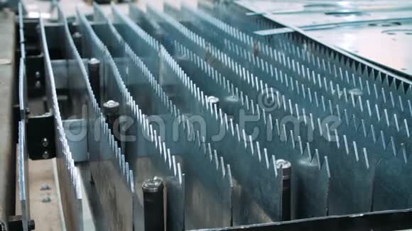 锋利金属工件金属加工工业设备视频的预览图