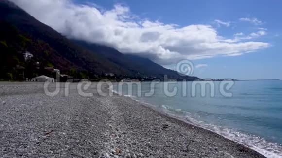 加格拉有山脉的海洋和海岸线阿布哈兹视频的预览图