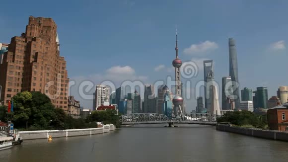 2上海外滩的苏州河视频的预览图