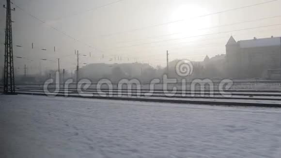 火车旅程冬景视频的预览图