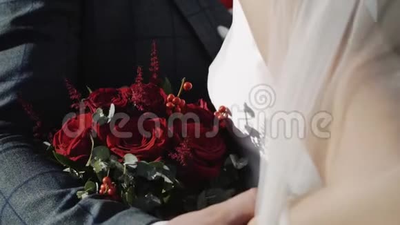 新娘花束红玫瑰视频的预览图