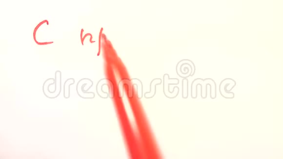 伴随着3月8日的春假用红色标记书写文字的过程视频的预览图