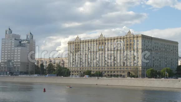 老式建筑和河流俄罗斯莫斯科视频的预览图