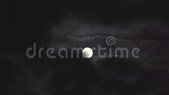 夜晚的满月与云真视频的预览图