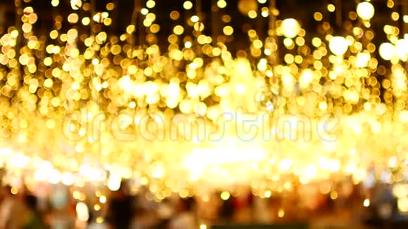 圣诞彩灯的金色薄纱视频的预览图
