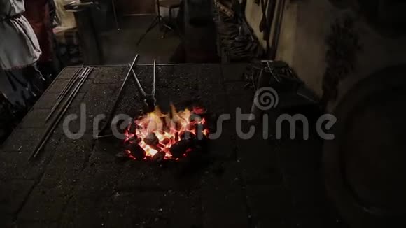 炉子里的小火视频的预览图