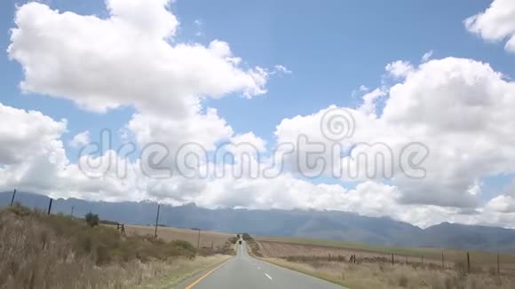 在南非的公路旅行视频的预览图