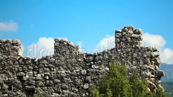 中世纪堡垒的废墟视频的预览图