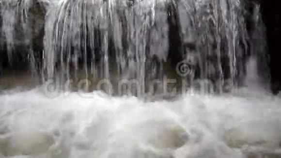 瀑布片段视频的预览图