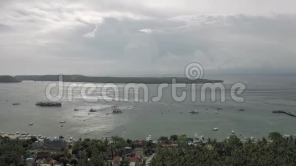 美丽的大自然靠近巴厘岛无人机4K射击视频的预览图