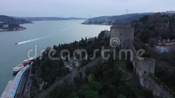 伊斯坦布尔博斯普鲁斯老鲁梅利炮台鸟瞰图3视频的预览图
