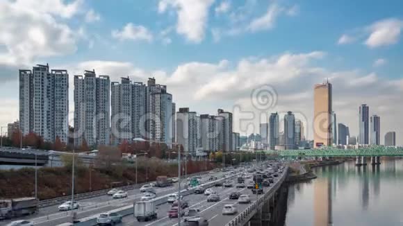 4时间流逝韩国首都首尔的汉江风景区视频的预览图