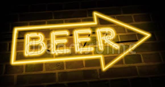 霓虹灯啤酒标志显示方向酒吧或酒吧视频的预览图