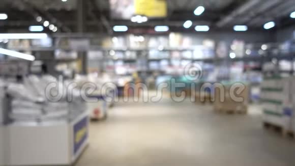 模糊的超市大商场动作镜头视频的预览图