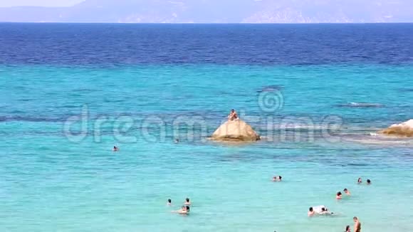 希腊哈尔基迪基的NeosMarmaras海滨旅游村视频的预览图