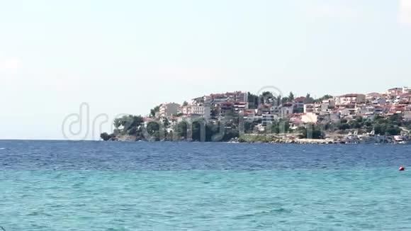 希腊哈尔基迪基的NeosMarmaras海滨旅游村视频的预览图
