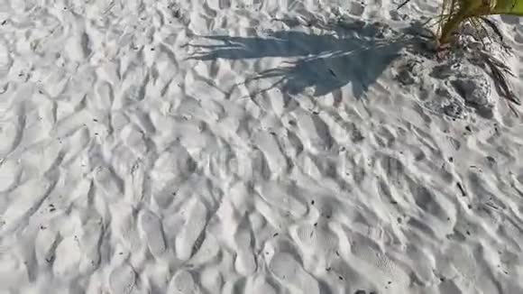 沙滩上的沙质地视频的预览图