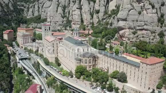 蒙特塞拉特本尼迪克特修道院的Dran航班视频的预览图