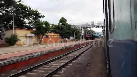 从火车上视频的预览图