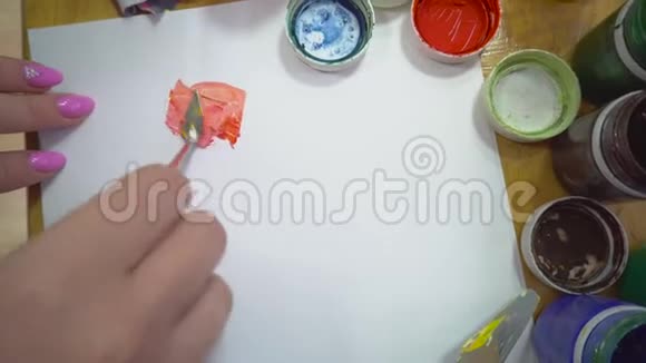 水粉颜料调色刀的混合过程视频的预览图