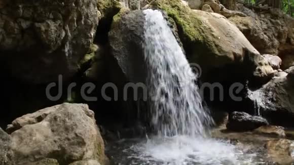 克里米亚瀑布视频的预览图