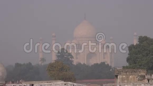 印度阿格拉市的烟雾视频的预览图