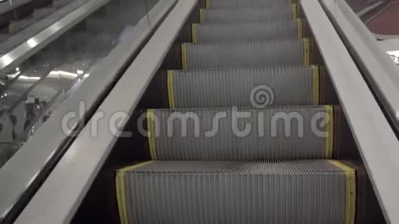 现代自动扶梯特写视频的预览图