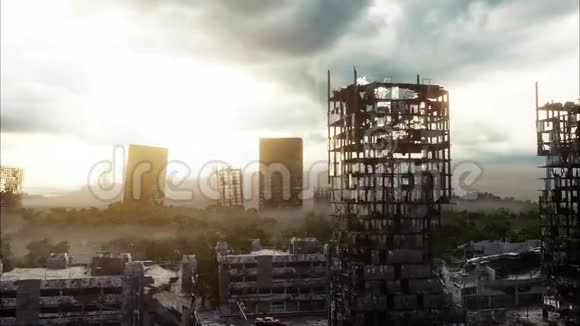 雾中的天启城被摧毁城市的空中景观启示的概念超级逼真的4k动画视频的预览图