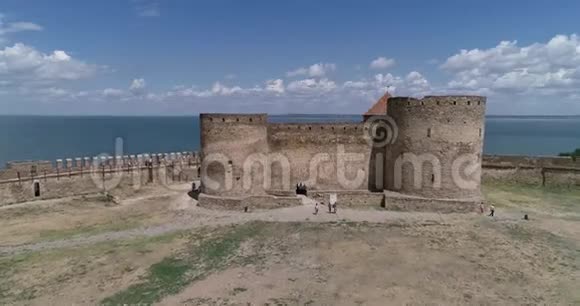 中世纪的海滨堡垒视频的预览图