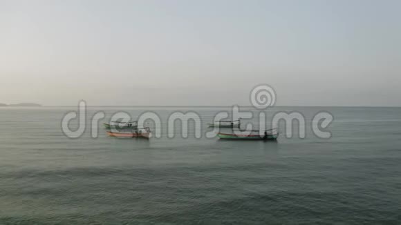 泰国的日出船在柬埔寨的古尔海视频的预览图